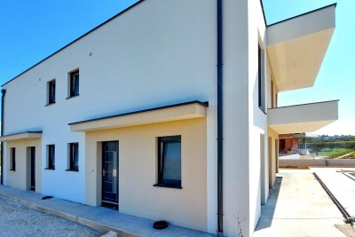 New semi-detached house with swimming pool in Poreč 3