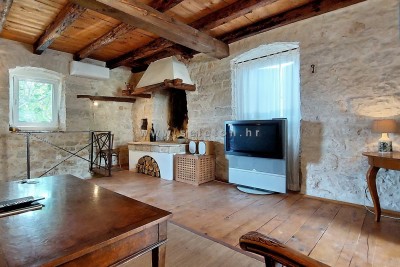 Poreč - iznajmljuje se kamena kuća površine 83 m2 3