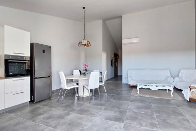 Appartamento ristrutturato a Poreč-Parenzo di 88 m2 con vista mare, a ca. 800 m dal mare (in linea d'aria) 5