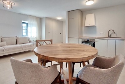 Poreč - okolica, kompletno renovirani dvoetažni stan površine  85 m2 1