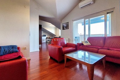 Poreč - prodaje se stan od 127 m2 s pogledom na more, 500 m od mora 4