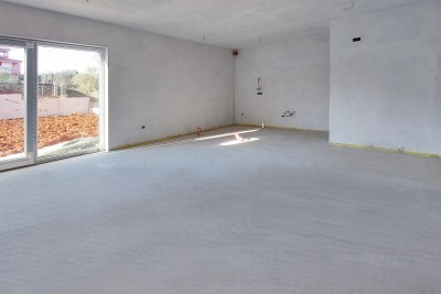 Poreč-Parenzo - dintorni, appartamento in costruzione di 75 m2 con giardino di 135 m2, 2 posti auto 5