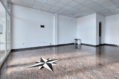 Vrsar, poslovni prostor površine 41 m2 za najam/zakup 1