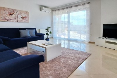 Poreč - 102 m2 große Wohnung zu vermieten mit Meerblick und Zentralheizung 5