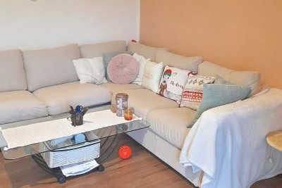 Poreč, opremljeno stanovanje velikosti 62 m2, 1. nadstropje 2