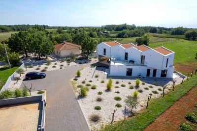 Istrien, Umgebung von Poreč, moderne Villa mit 437 m² Wohnfläche, Swimmingpool und großem Garten 5