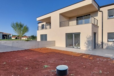 Poreč – Umgebung, neue Wohnung von 79 m2 mit private Garten von 75 m2, 2 Parkplätze 4