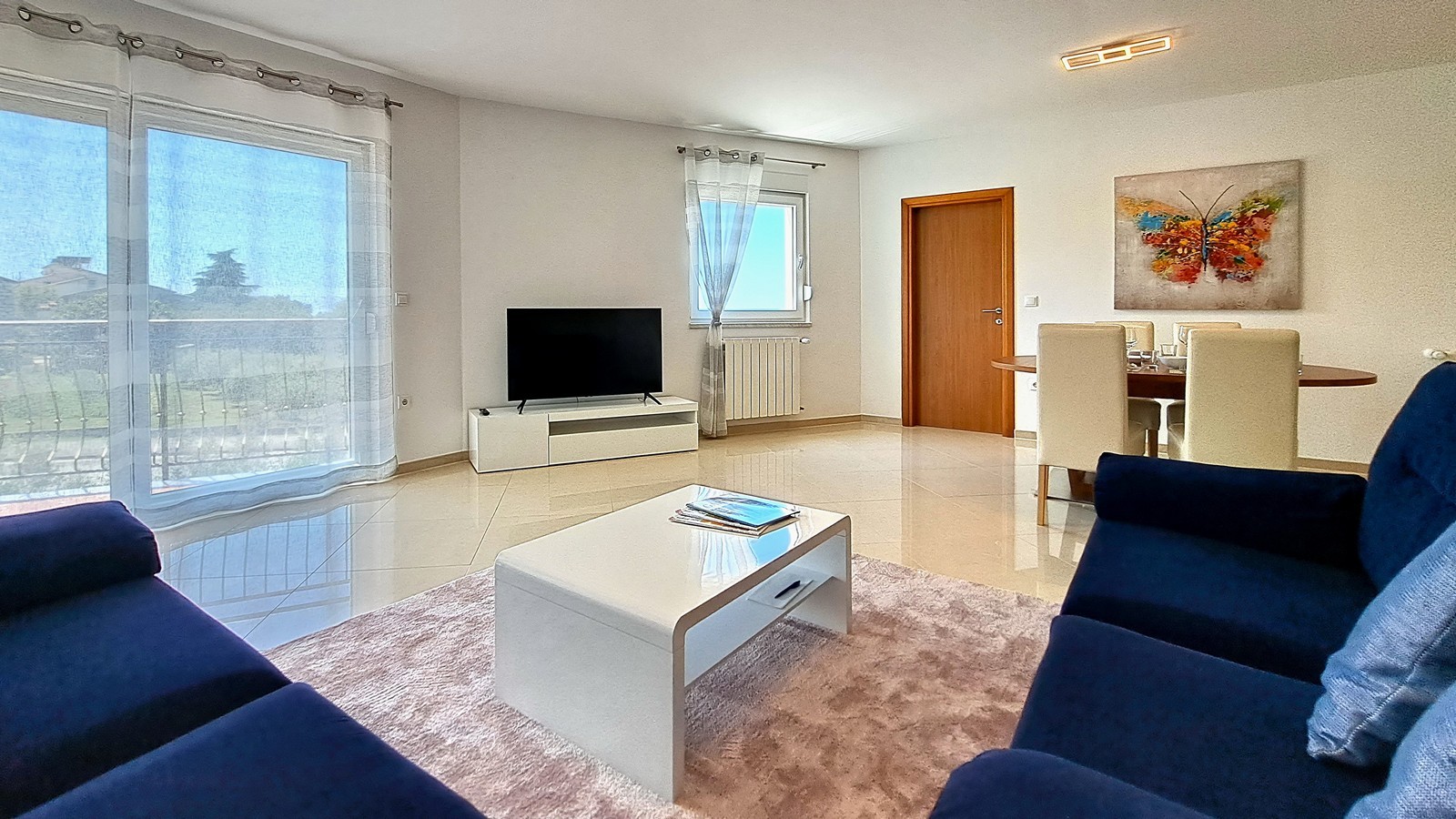 Poreč - 102 m2 große Wohnung zu vermieten mit Meerblick und Zentralheizung