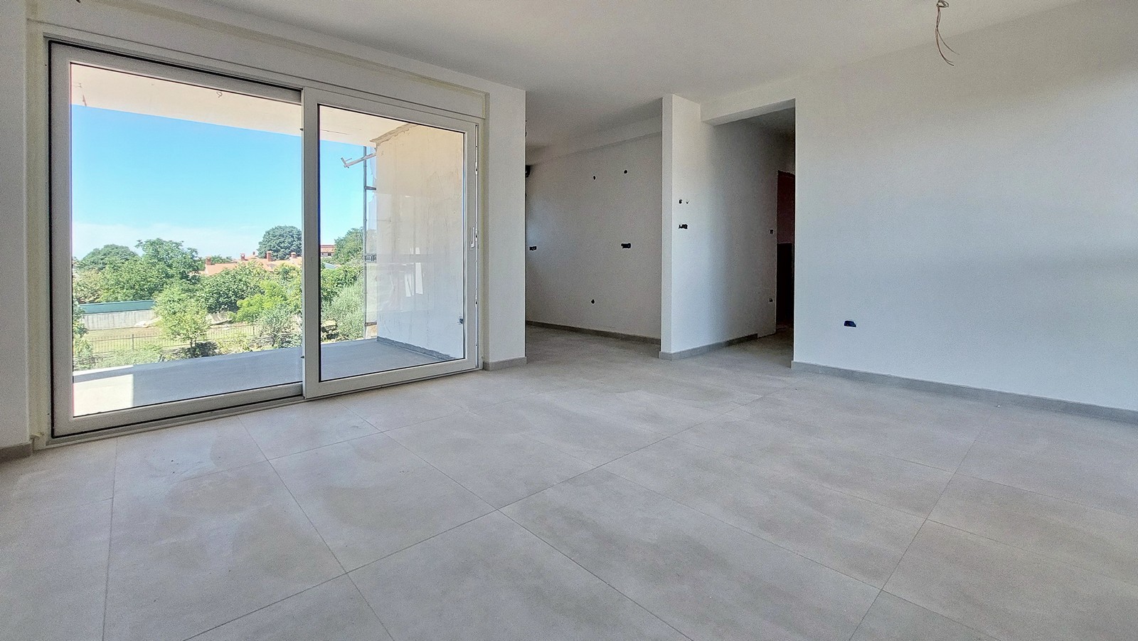New apartment of 67 m2 with sea view, ELEVATOR, 2 parking spaces