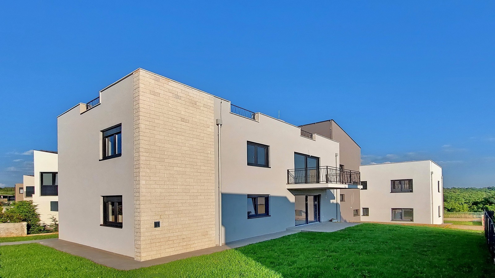 Neue Wohnung in der Nähe von Poreč von 87 m2 mit Garten von 147 m2