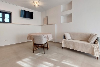 Poreč - okolica, kompletno renovirani stan od 52 m2 4