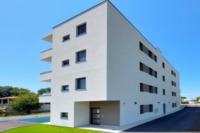 Poreč - neue Wohnung von 62 m2, 1. OG, 2 Parkplätze, AUFZUG 2