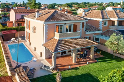 Istra, Poreč, dvojna kuća površine 152 m2 s bazenom 4