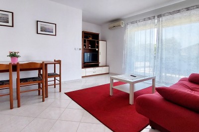 Opremljeno stanovanje v Poreču, 68 m2, 600 m od morja/plaže 3