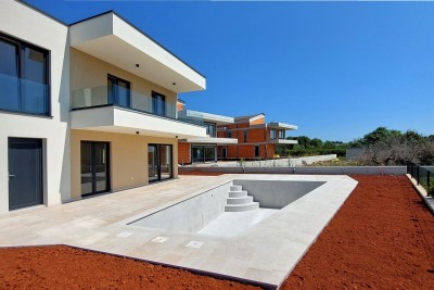 New semi-detached house with swimming pool in Poreč 3