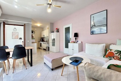 Istra, Funtana, namješteni stan površine 65 m2 s privatnim vrtom od 100 m2 3