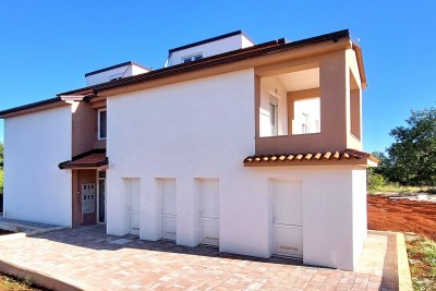Poreč - okolica, novi stan površine 66 m2, 2 terase 5