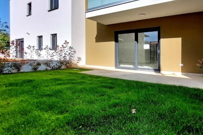 Poreč - neue Wohnung von 70 m2 mit Garten 2