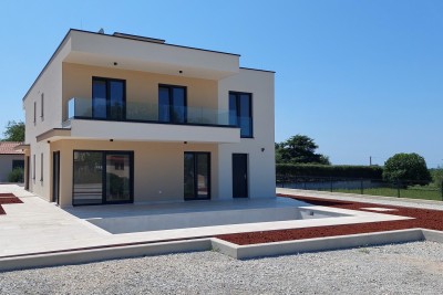 New semi-detached house with swimming pool in Poreč 1