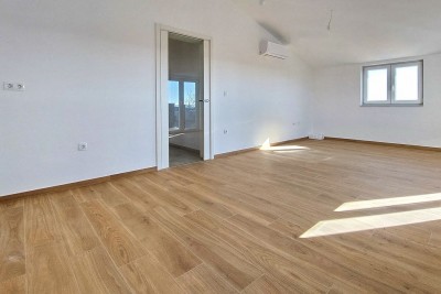 Istra, Poreč, novo stanovanje 82 m2 s pogledom na morje v bližini Poreča, 2 parkirni mesti in shramba 5