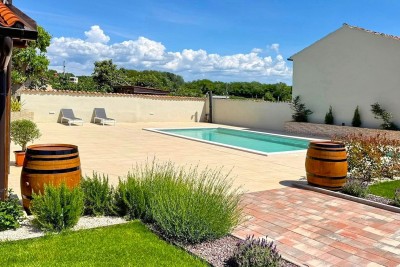 Istra, Poreč-okolica, renovirana kamena kuća od 128 m2 s bazenom 4