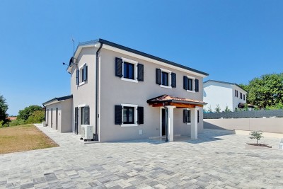 Istria, Parenzo, nuova casa di 146 m2 con piscina e vista mare 3