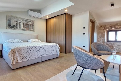 Istra, Poreč-okolica, renovirana kamena kuća od 128 m2 s bazenom 2