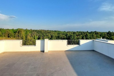 New apartment in the vicinity of Poreč of 94 m2 with a large roof terrace 2
