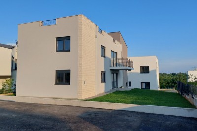 Nuovo appartamento nelle vicinanze di Parenzo di 94 m2 con una grande terrazza sul tetto di 86 m2 1
