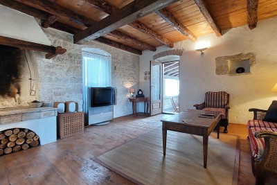 Poreč - iznajmljuje se kamena kuća površine 83 m2 2