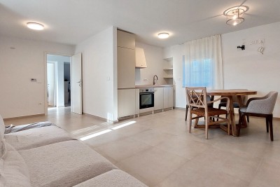 Poreč - okolica, kompletno renovirani dvoetažni stan površine  85 m2 2