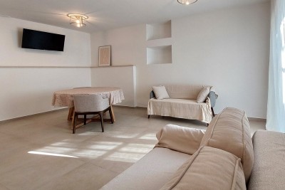 Poreč - okolica, kompletno renovirani stan od 52 m2 2