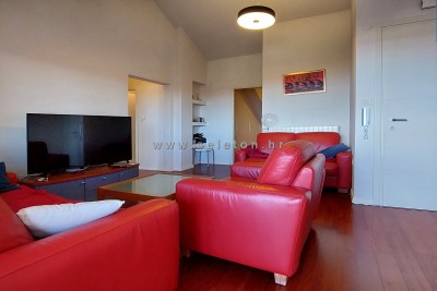 Poreč - prodaje se stan od 127 m2 s pogledom na more, 500 m od mora 1