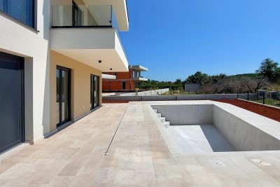 New semi-detached house with swimming pool in Poreč 5