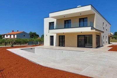 New semi-detached house with swimming pool in Poreč 1