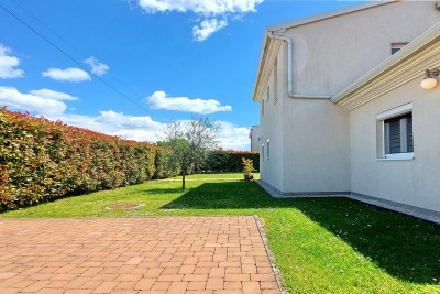 Poreč-okolica, samostojeća kuća površine 134 m2 s bazenom 5
