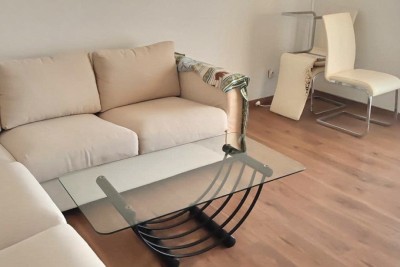 Poreč, opremljeno stanovanje velikosti 62 m2, 1. nadstropje 1