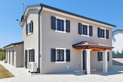 Istria, Parenzo, nuova casa di 146 m2 con piscina e vista mare 2