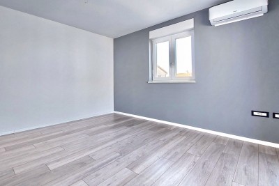 Poreč, novi stan površine 65 m2 u okolici grada 2
