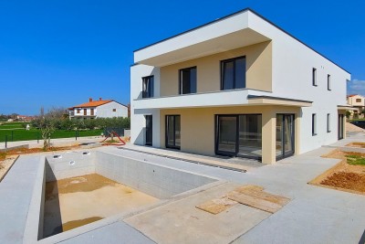 Nuova casa bifamiliare con piscina a Poreč-Parenzo 1